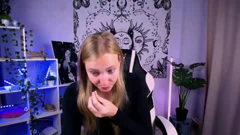 Snapshot of veronicaandersen chatting on September 24, 2025, 2:48 am VERONICA online show from September 24, 2025, 2:48 am