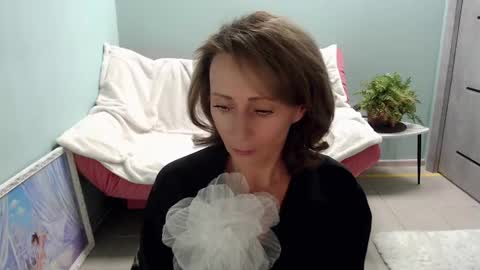 Helen online show from March 10, 2025, 5:33 am