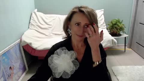 Helen online show from March 10, 2025, 8:37 am