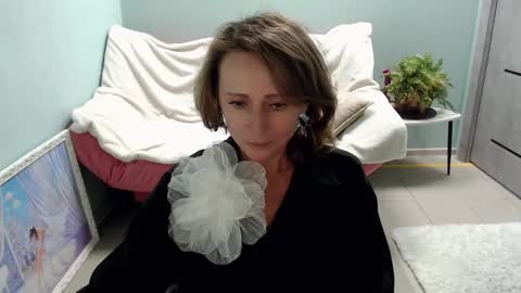Helen online show from March 10, 2025, 11:42 am