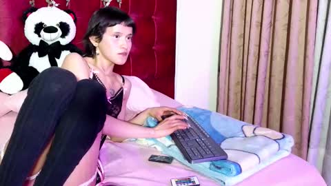 veronicalamberth online show from February 13, 2026, 7:04 am