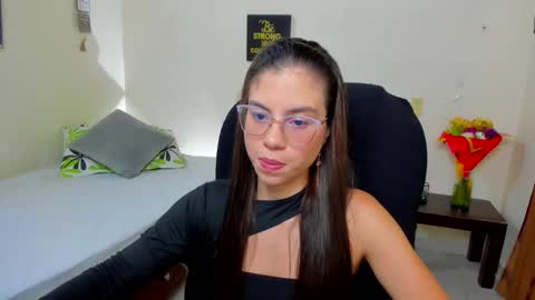 Veronica Miller online show from November 3, 2025, 1:19 am