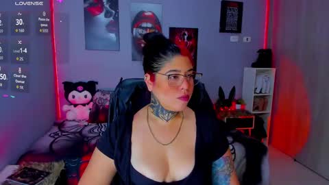 Snapshot of veronika_metalstar chatting on October 14, 2025, 8:15 am Miss Veronika online show from October 14, 2025, 8:15 am