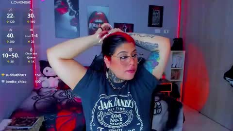 Snapshot of veronika_metalstar chatting on October 16, 2025, 9:27 pm Miss Veronika online show from October 16, 2025, 9:27 pm