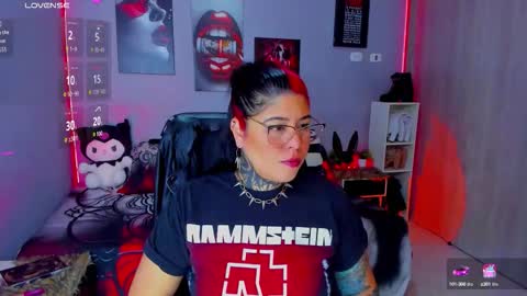 Snapshot of veronika_metalstar chatting on October 20, 2025, 7:53 am Miss Veronika online show from October 20, 2025, 7:53 am