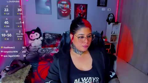 Snapshot of veronika_metalstar chatting on October 23, 2025, 6:34 am Miss Veronika online show from October 23, 2025, 6:34 am