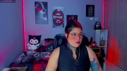 Snapshot of veronika_metalstar chatting on November 6, 2025, 8:15 am Miss Veronika online show from November 6, 2025, 8:15 am