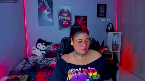 Snapshot of veronika_metalstar chatting on November 7, 2025, 8:36 am Miss Veronika online show from November 7, 2025, 8:36 am