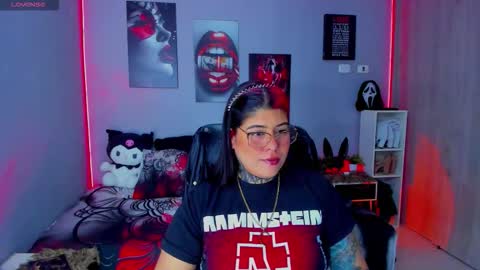 Snapshot of veronika_metalstar chatting on November 10, 2025, 8:02 am Miss Veronika online show from November 10, 2025, 8:02 am