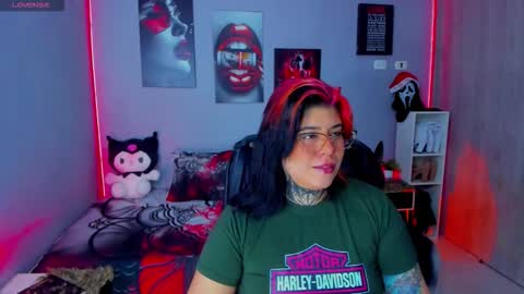 Snapshot of veronika_metalstar chatting on November 17, 2025, 7:36 am Miss Veronika online show from November 17, 2025, 7:36 am