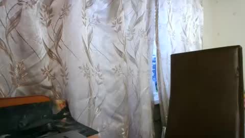 veronika_xi online show from September 30, 2025, 7:35 am