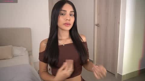  V A L  help me reach 100likes online show from April 1, 2026, 9:45 pm