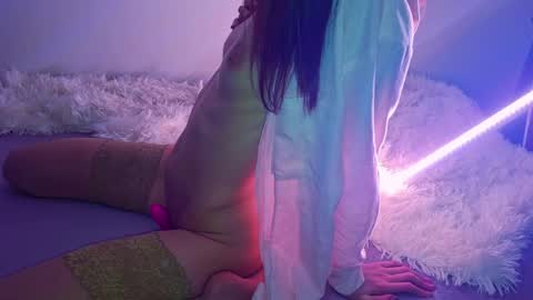 very_satrange_things online show from May 20, 2026, 12:39 am