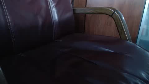 Erik online show from February 21, 2025, 2:48 pm