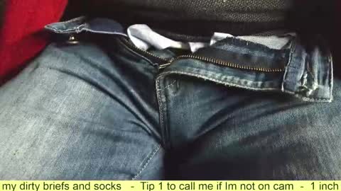 Erik online show from November 9, 2025, 8:34 am