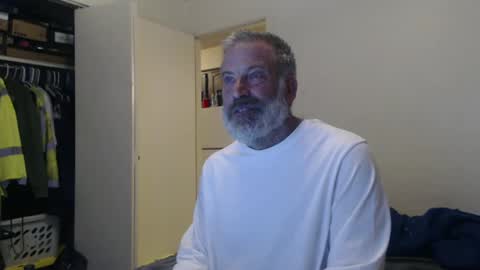 hairy man online show from January 24, 2025, 12:52 am