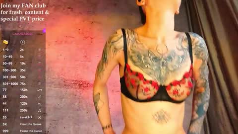 Snapshot of vespera_ chatting on November 29, 2025, 9:29 pm Lady or Goddess Vespera online show from November 29, 2025, 9:29 pm