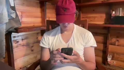 Snapshot of vexelgain chatting on October 5, 2025, 2:37 pm HendasWerout online show from October 5, 2025, 2:37 pm