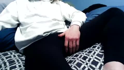 Vexnew online show from April 12, 2026, 9:42 pm