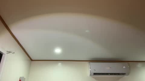 via_olala online show from November 8, 2025, 8:25 am