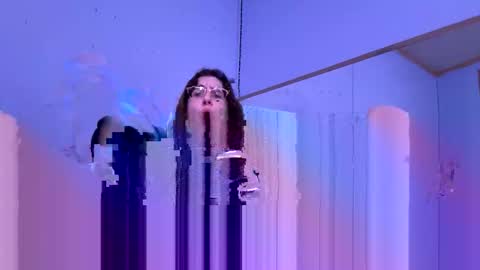 viaaann12 online show from November 17, 2025, 1:39 pm