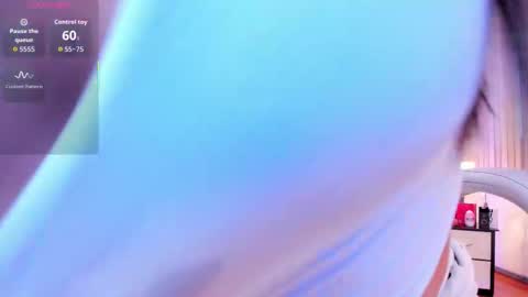 Snapshot of viannca__ chatting on September 26, 2025, 10:47 pm Ariana online show from September 26, 2025, 10:47 pm