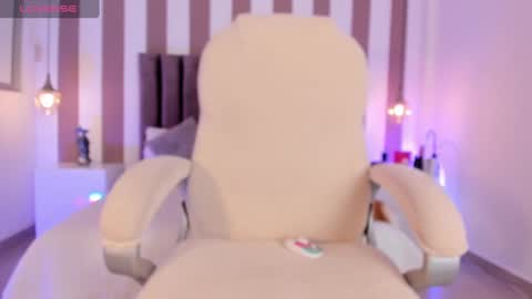 Snapshot of viannca__ chatting on October 1, 2025, 4:46 pm Ariana online show from October 1, 2025, 4:46 pm