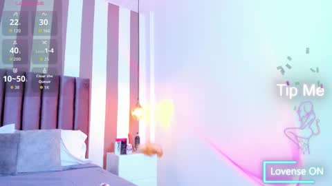 Snapshot of viannca__ chatting on October 19, 2025, 5:35 pm Ariana online show from October 19, 2025, 5:35 pm