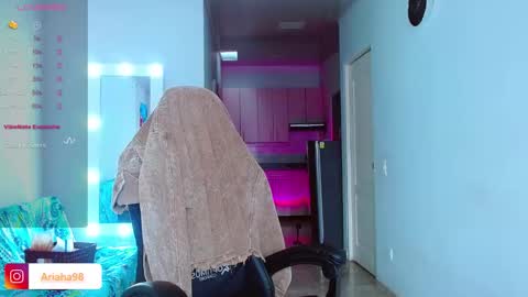 Snapshot of viannca__ chatting on October 28, 2025, 8:55 pm Ariana online show from October 28, 2025, 8:55 pm