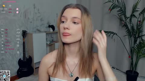Snapshot of vibes_of_joy chatting on December 30, 2024, 8:25 pm Mikky online show from December 30, 2024, 8:25 pm