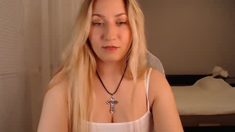 Snapshot of vibezgirl chatting on January 15, 2025, 6:40 pm Amelia online show from January 15, 2025, 6:40 pm