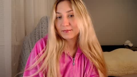 Snapshot of vibezgirl chatting on January 26, 2025, 6:48 pm Amelia online show from January 26, 2025, 6:48 pm