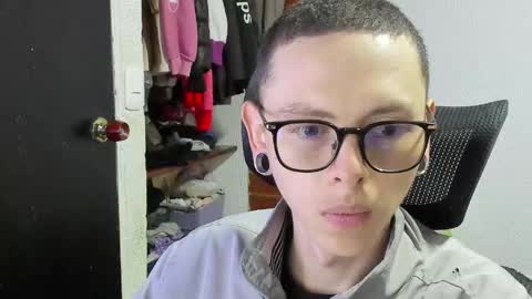 Vicent Brais online show from April 15, 2026, 3:52 pm