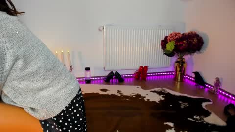 ViciousQueenu can call me Laura online show from November 19, 2025, 7:52 am