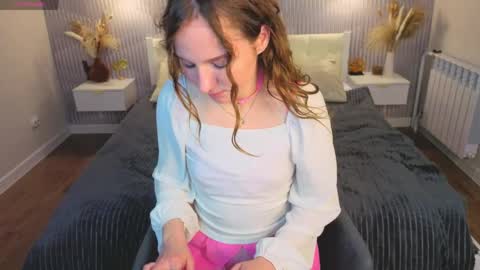 Snapshot of vicki_milles chatting on May 11, 2026, 2:45 pm vicki_milles online show from May 11, 2026, 2:45 pm