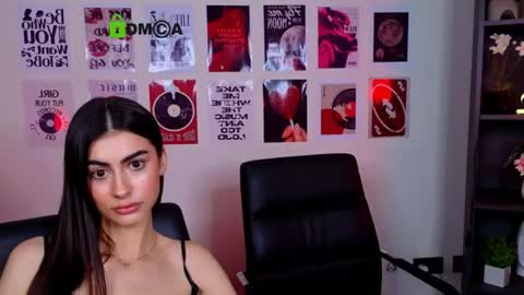 vicky_kim online show from July 15, 2026, 11:15 am