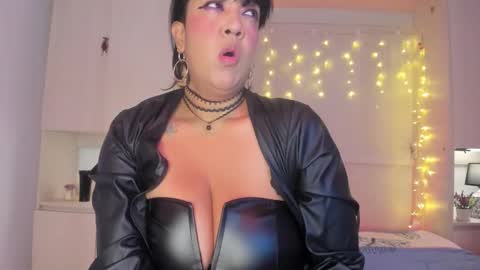 V I C K Y online show from January 14, 2026, 12:44 pm