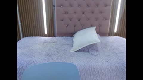 Snapshot of vicky_wel chatting on June 2, 2026, 6:54 pm Victoria y Danniela online show from June 2, 2026, 6:54 pm