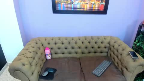 Vicky online show from October 4, 2025, 8:29 pm