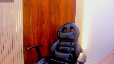 Vicky online show from February 5, 2026, 8:57 pm