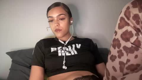 Snapshot of vickyyyx chatting on February 1, 2025, 3:41 am Goddess Victory online show from February 1, 2025, 3:41 am