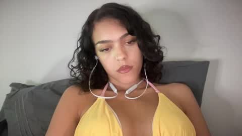 Snapshot of vickyyyx chatting on February 5, 2025, 12:53 am Goddess Victory online show from February 5, 2025, 12:53 am