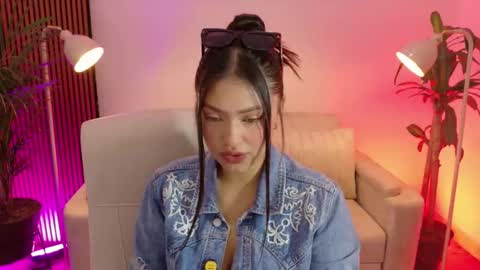 Snapshot of victoria___moon chatting on January 9, 2026, 1:14 pm victoria online show from January 9, 2026, 1:14 pm