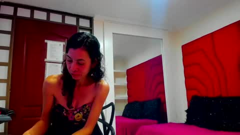 Victoria  grey  online show from May 28, 2026, 7:55 pm
