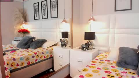victoria__lee_ online show from June 6, 2026, 3:33 am
