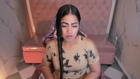 victoria_b_ online show from October 1, 2025, 8:04 pm