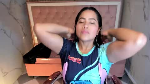 victoria_b_ online show from October 13, 2025, 7:47 pm