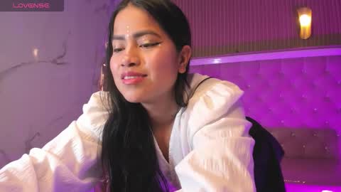 victoria_b_ online show from October 17, 2025, 9:17 pm