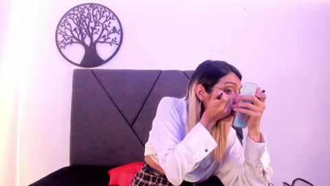 Snapshot of victoria_badgal chatting on November 5, 2025, 8:20 pm Victoria online show from November 5, 2025, 8:20 pm