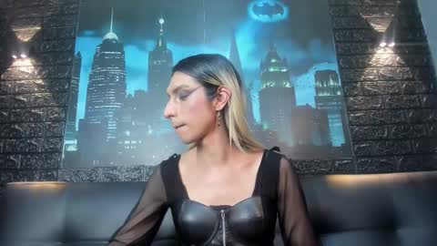 Snapshot of victoria_badgal chatting on November 6, 2025, 9:37 pm Victoria online show from November 6, 2025, 9:37 pm